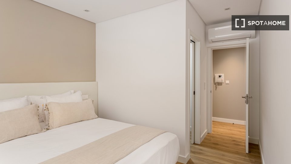Apartment Lisbon, 3 beds — photo 16