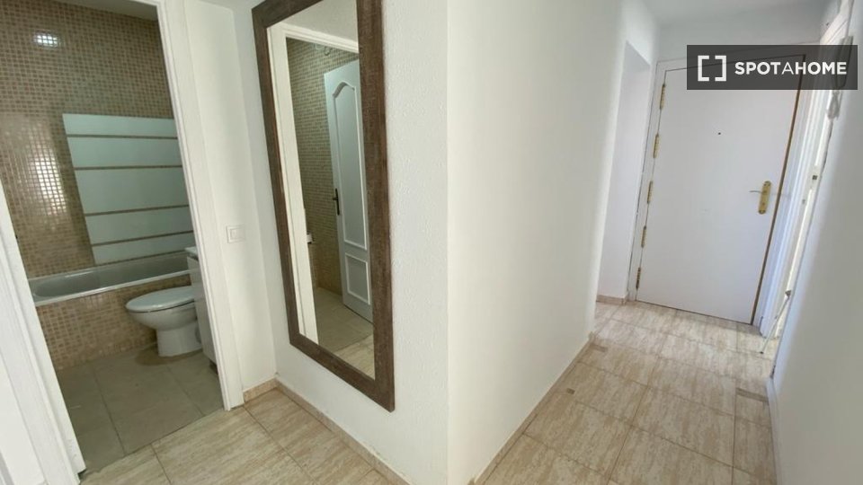 Double room Madrid, 4 beds — photo 11