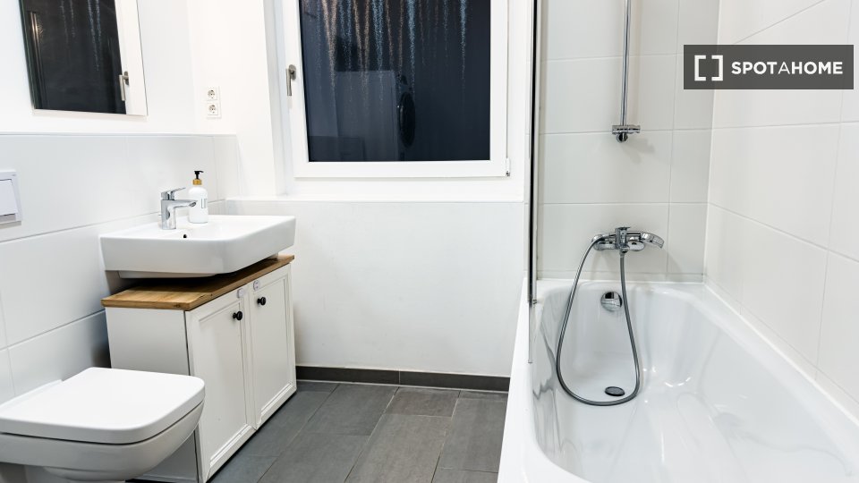 Apartment Berlin, 3 beds, 98m² — photo 2
