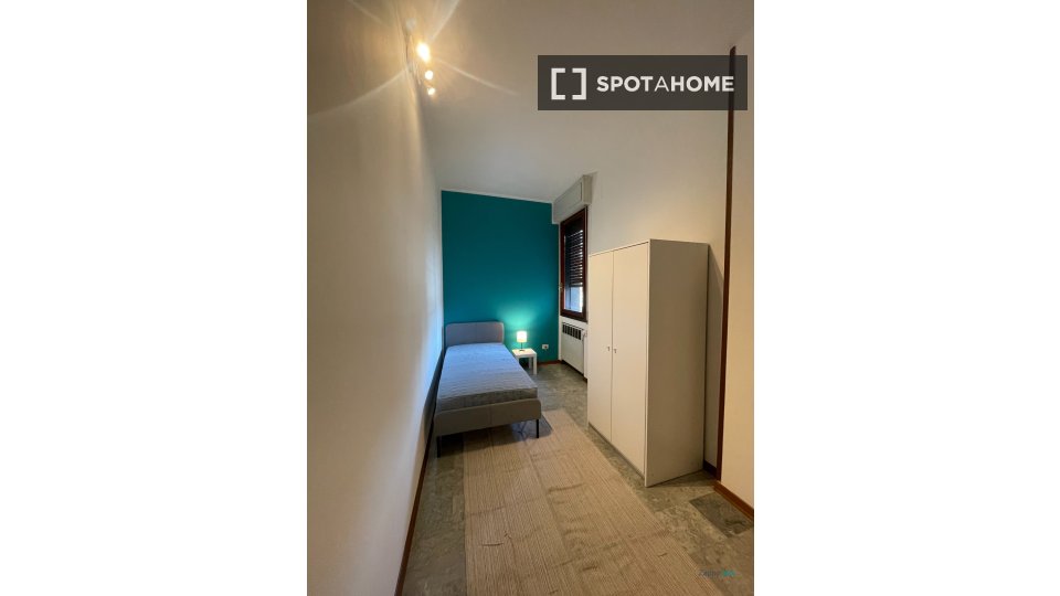 Double room Bologna, 12 beds, 150m² — photo 23