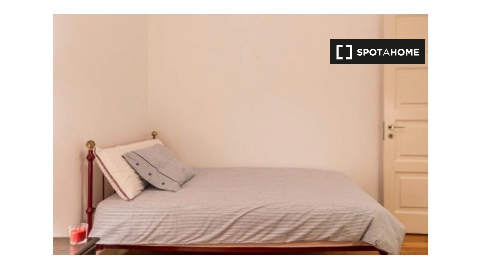 Double room Lisbon, 4 beds, 110m² — photo 17