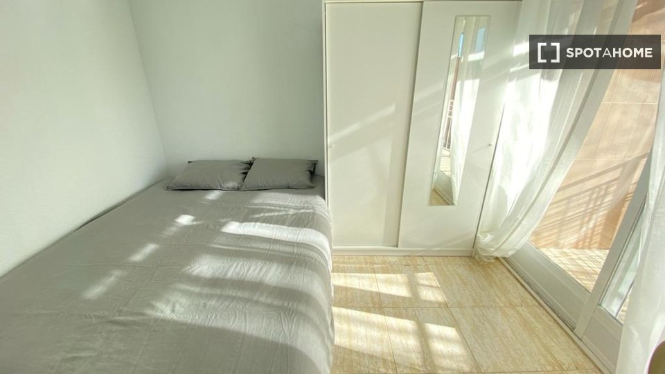 Double room Madrid, 4 beds — photo 4