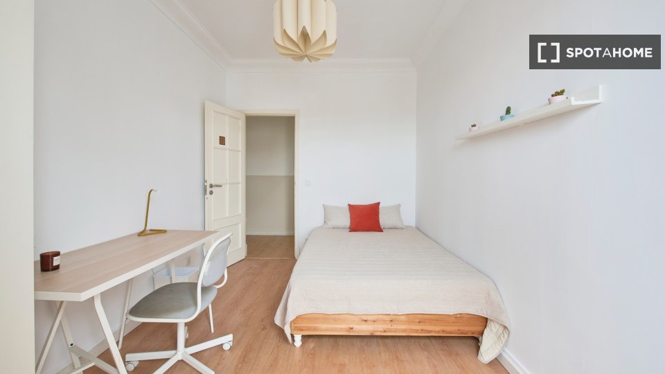 Double room Lisbon, 6 beds — photo 10