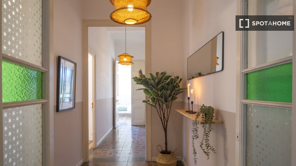 Double room Barcelona, 5 beds, 120m² — photo 11