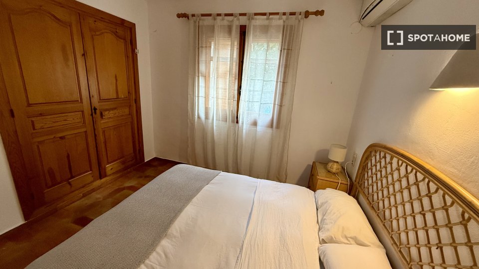 Apartment Alicante, 4 beds — photo 9