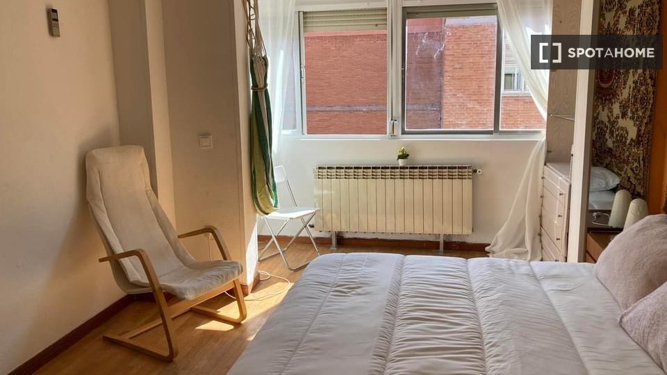 Double room Madrid, 4 beds, 70m² — photo 9