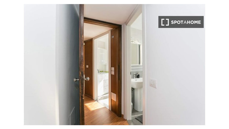 Double room Milan, 6 beds — photo 15