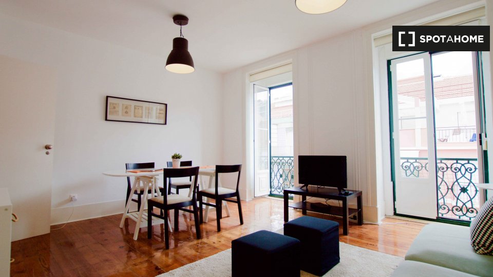 Apartment Lisbon, 4 beds, 110m² — photo 3