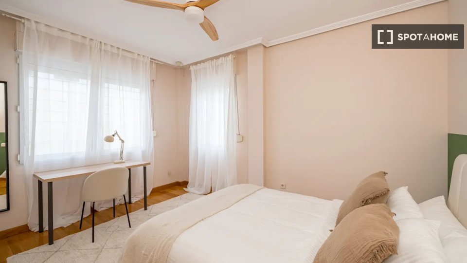 Double room Madrid, 10 beds — photo 5