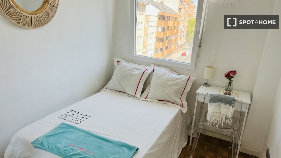Double room Madrid, 4 beds, 120m² — photo 30