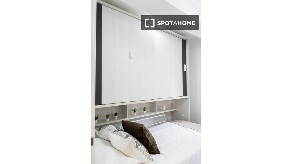 Double room Madrid, 5 beds — photo 14