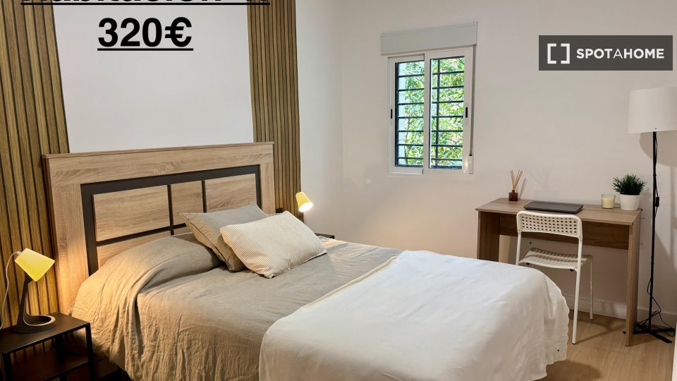 Double room Granada, 4 beds, 80m² — photo 5