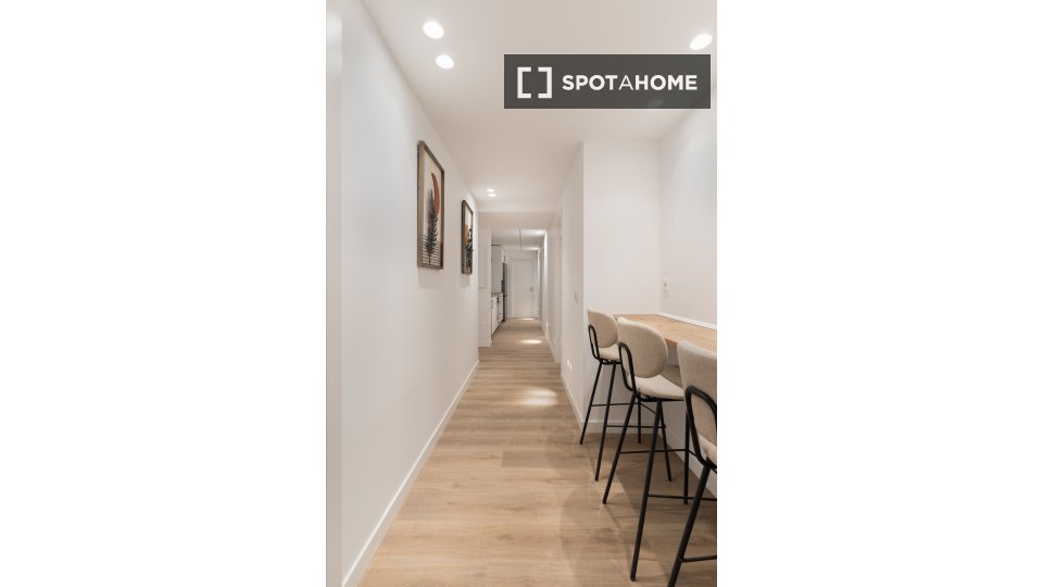 Double room Madrid, 6 beds, 120m² — photo 16