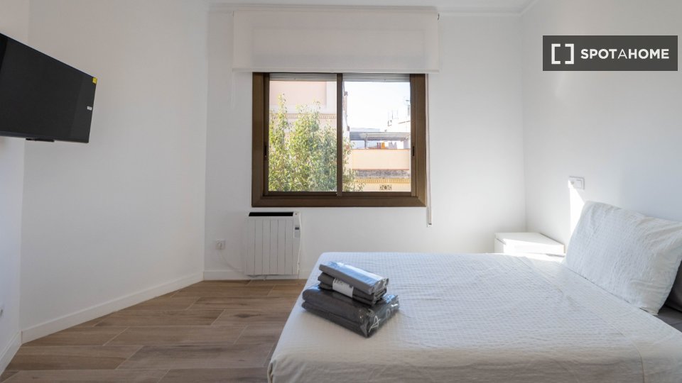 Double room Barcelona, 5 beds, 128m² — photo 17