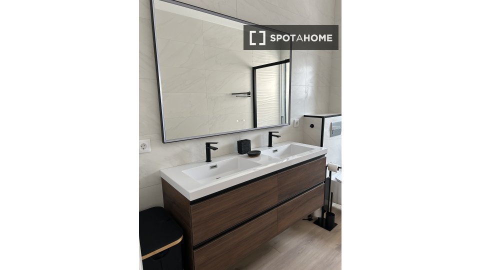Apartment Lisbon, 2 beds, 83m² — photo 6