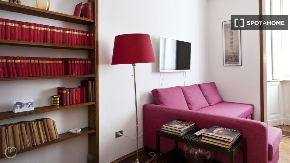 Apartment Milan, 1 bed, 63m² — photo 2