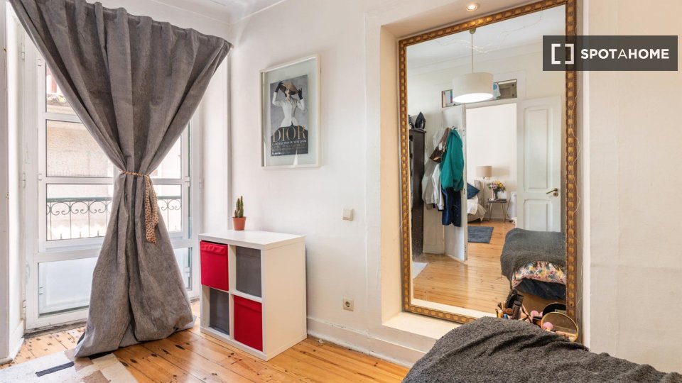 Apartment Lisbon, 3 beds, 77m² — photo 7