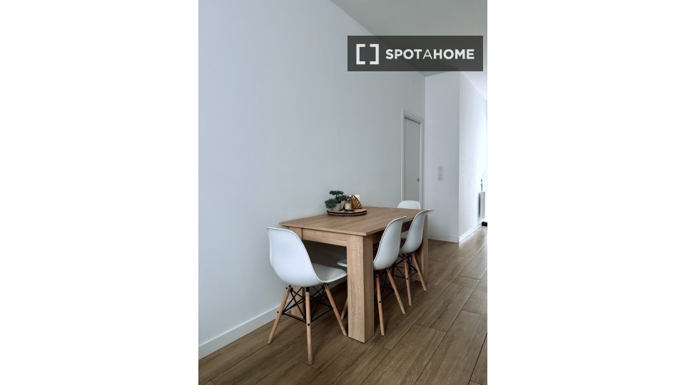 Double room Madrid, 2 beds, 70m² — photo 17