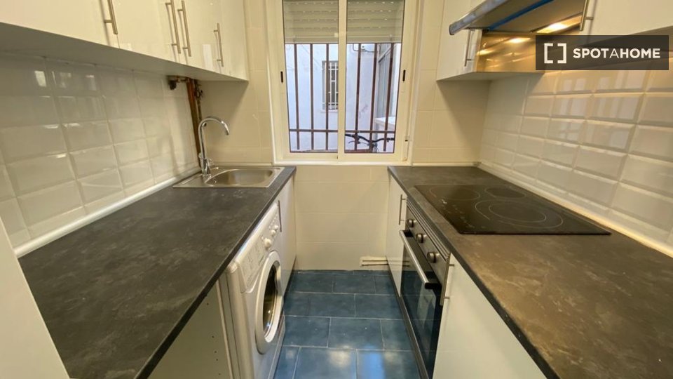 Double room Madrid, 4 beds — photo 18