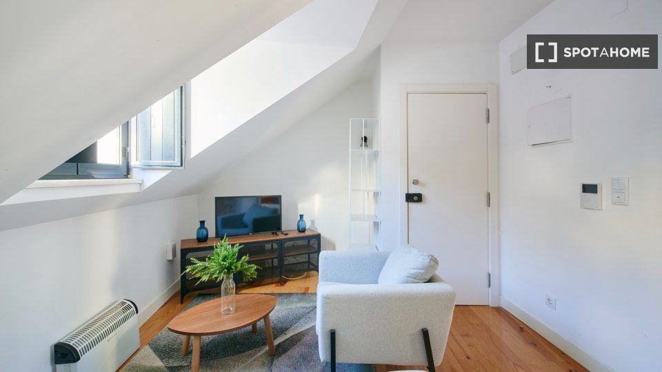 Apartment Lisbon, 1 bed — photo 16