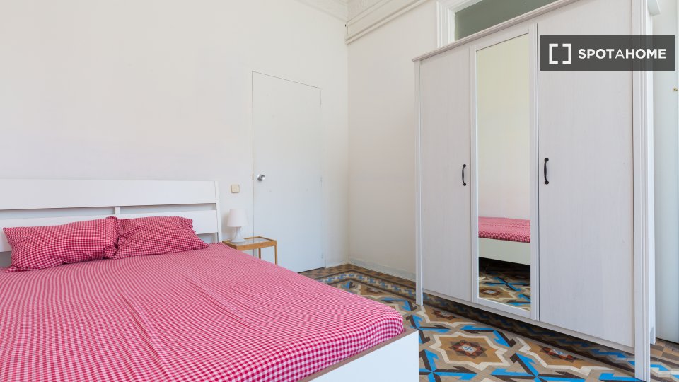 Double room Barcelona, 9 beds, 175m² — photo 2