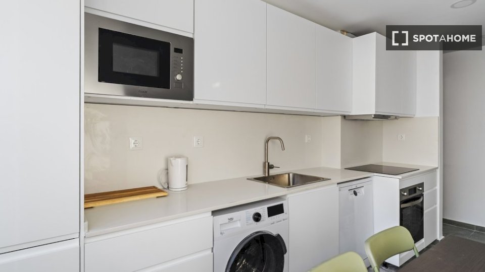 Double room Lisbon, 6 beds — photo 10