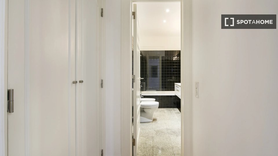 Double room Lisbon, 7 beds — photo 15