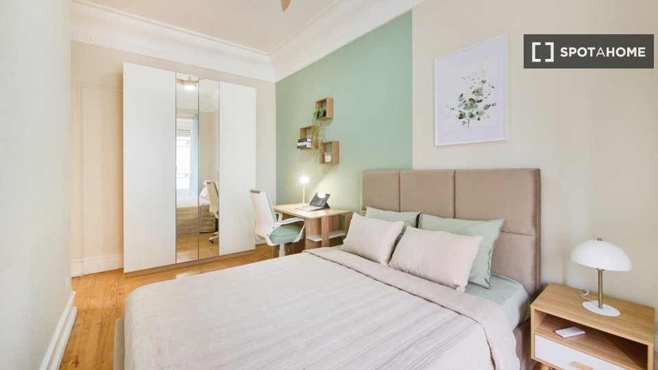 Double room Lisbon, 6 beds — photo 88