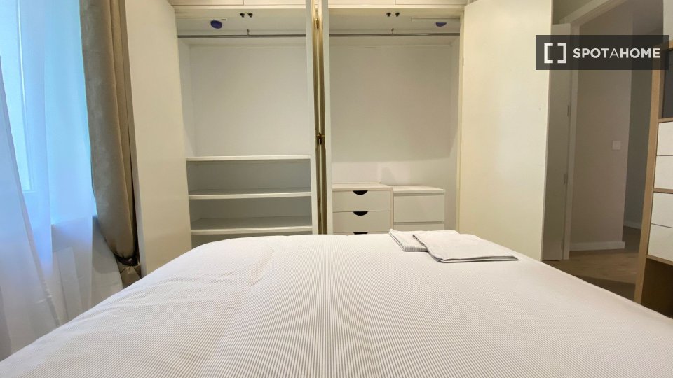 Double room Madrid, 6 beds — photo 3