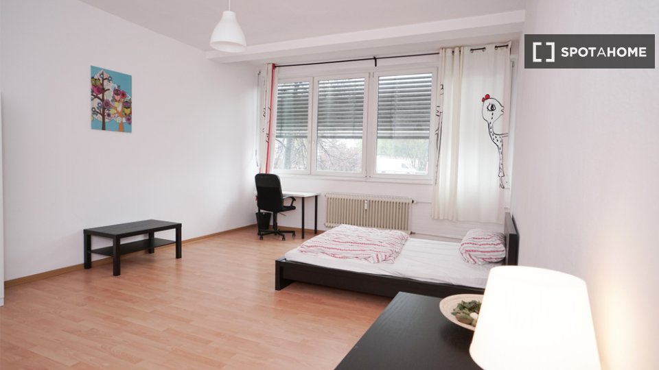 Double room Berlin, 6 beds, 158m² — photo 11