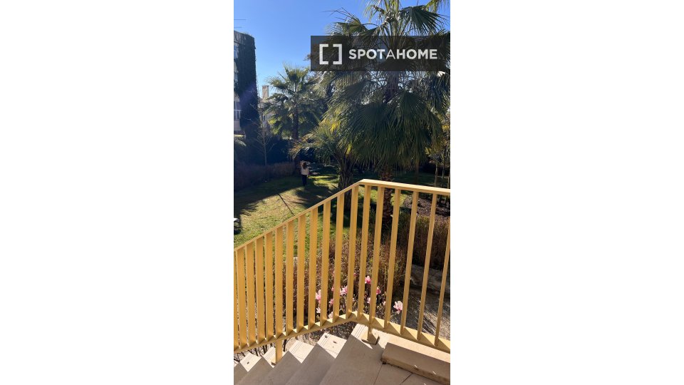 Apartment Lisbon, 2 beds, 104m² — photo 15
