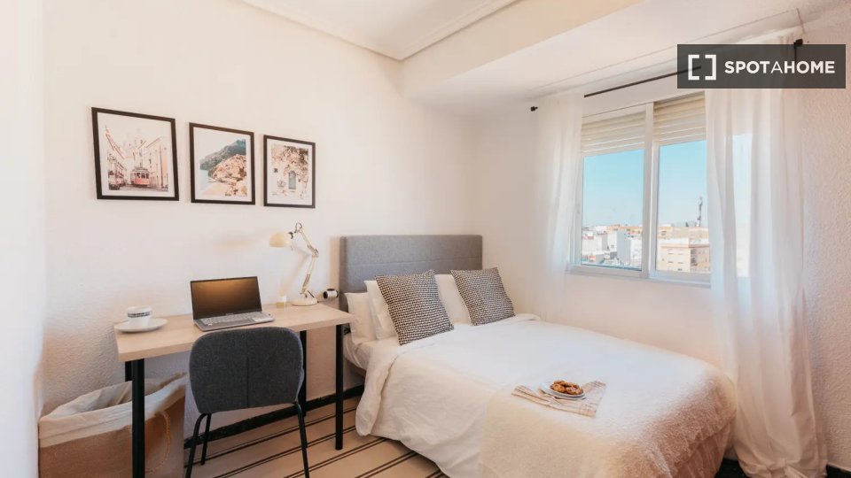 Double room Valencia, 5 beds — photo 9