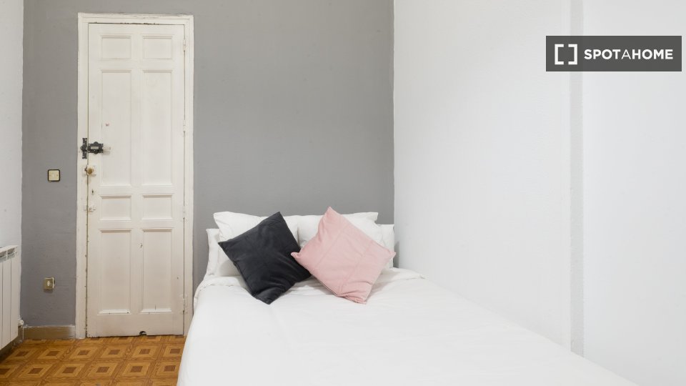 Double room Madrid, 10 beds — photo 7