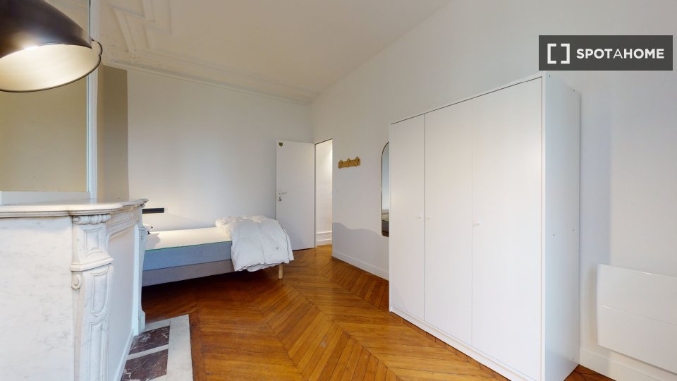 Double room Paris, 18 beds — photo 8