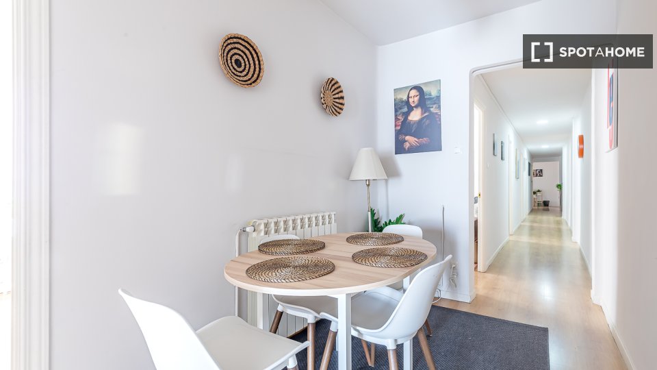 Double room Madrid, 6 beds, 158m² — photo 13
