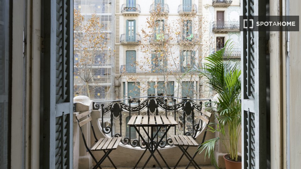 Double room Barcelona, 5 beds, 100m² — photo 2
