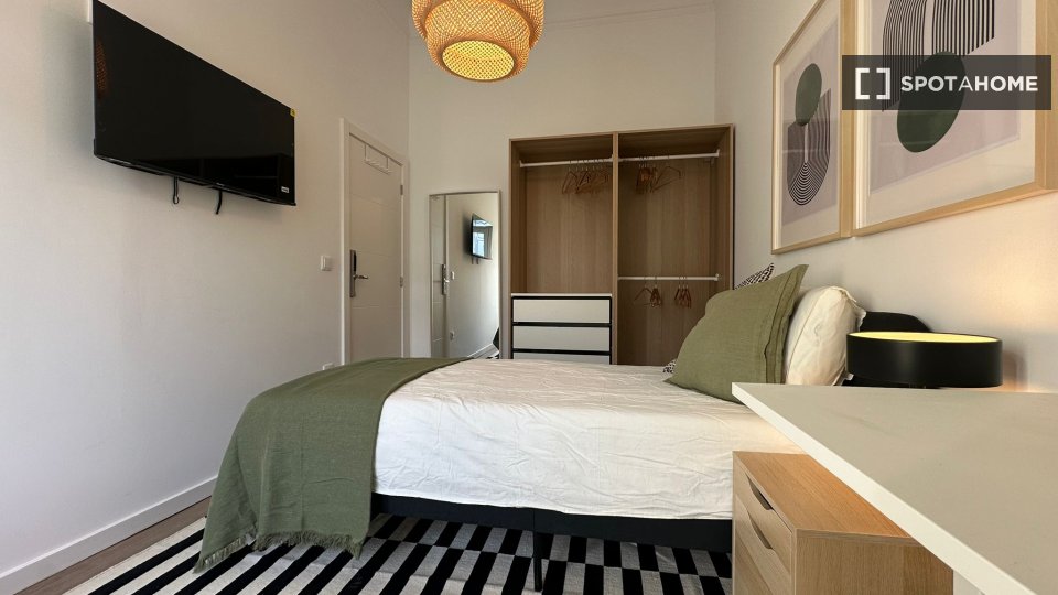 Double room Lisbon, 6 beds, 160m² — photo 20