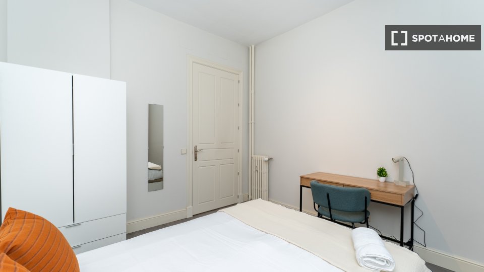 Double room Madrid, 5 beds — photo 19