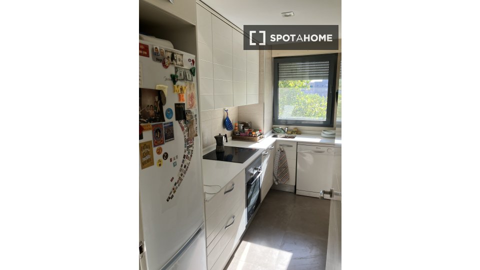 Double room Madrid, 2 beds, 89m² — photo 2