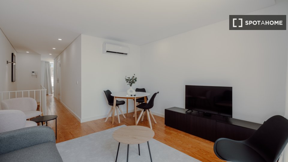 Apartment Porto, 1 bed, 100m² — photo 9