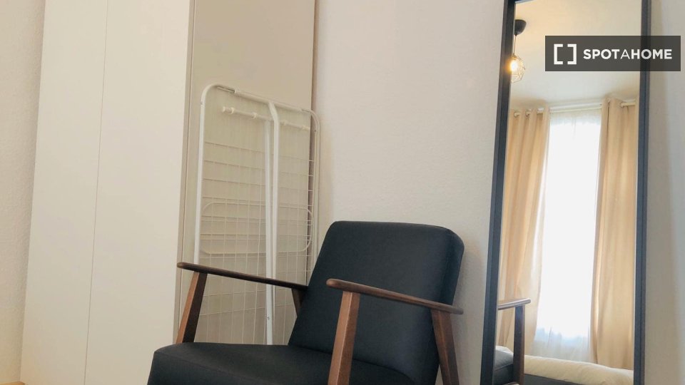 Double room Berlin, 2 beds, 65m² — photo 5