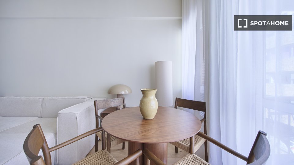 Apartment Lisbon, 1 bed — photo 1