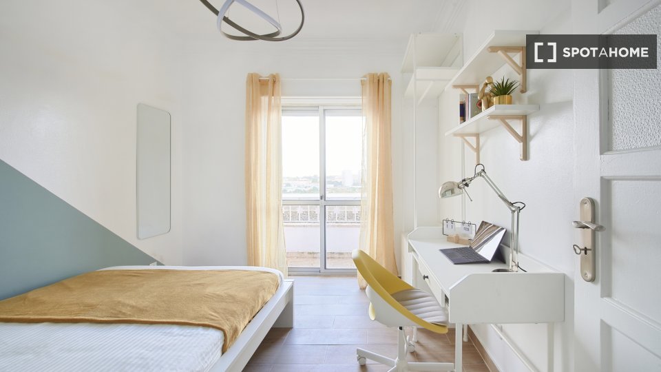 Double room Lisbon, 4 beds — photo 3