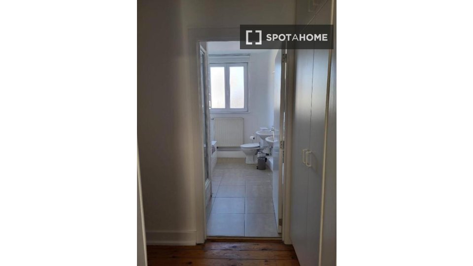 Double room Brussels, 6 beds — photo 14