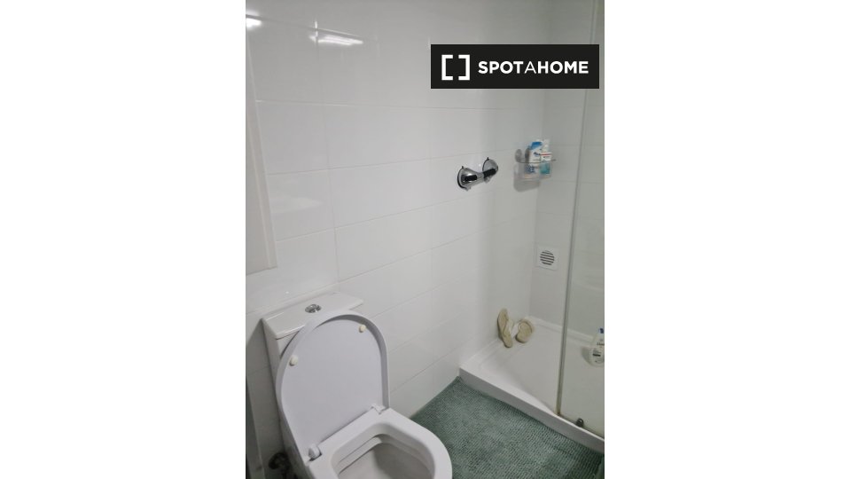 Apartment Lisbon, 2 beds, 80m² — photo 9
