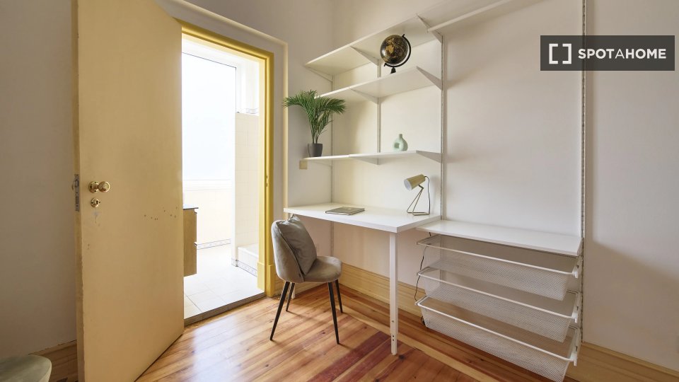 Double room Lisbon, 9 beds — photo 9