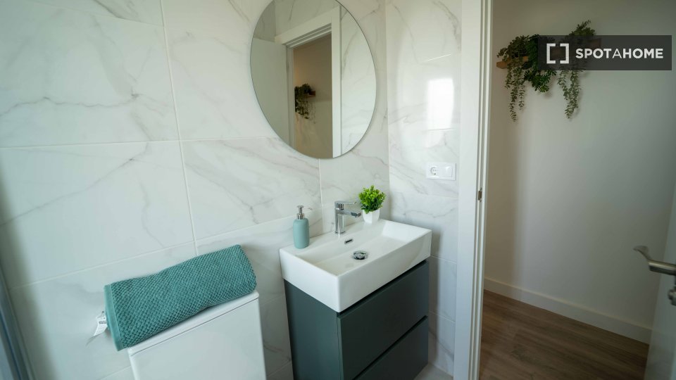 Double room Santander, 1 bed, 100m² — photo 3