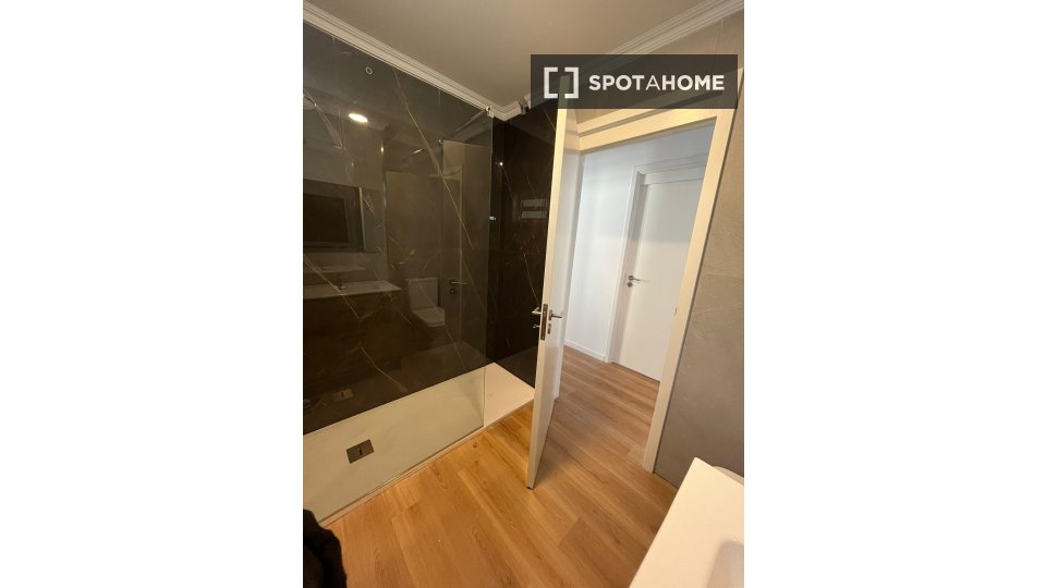 Double room Porto, 4 beds, 120m² — photo 7