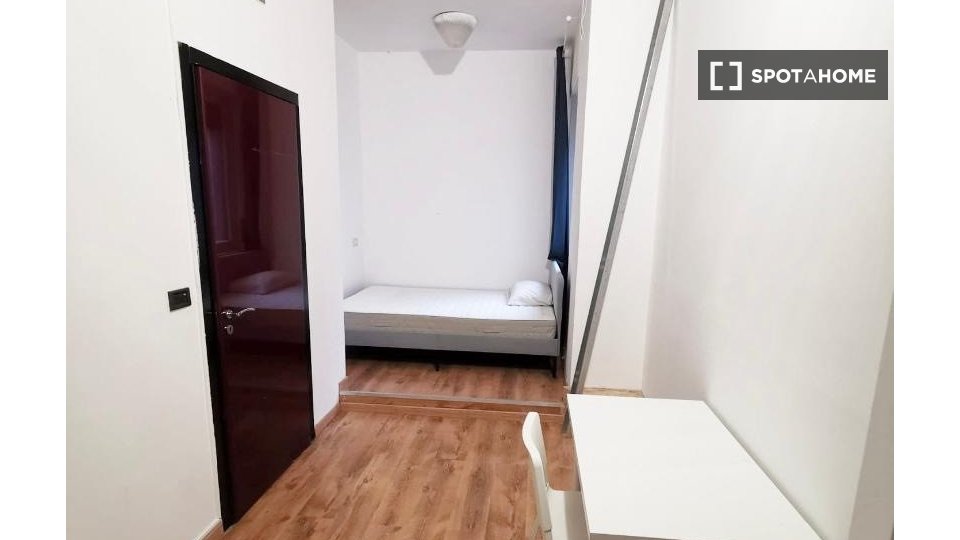 Double room Milan, 8 beds, 200m² — photo 8