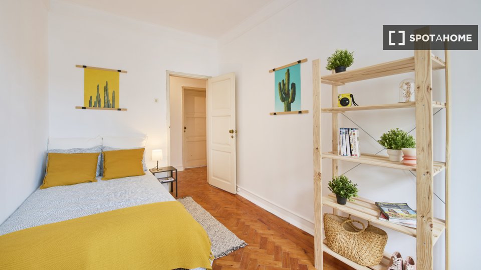 Double room Lisbon, 8 beds — photo 18